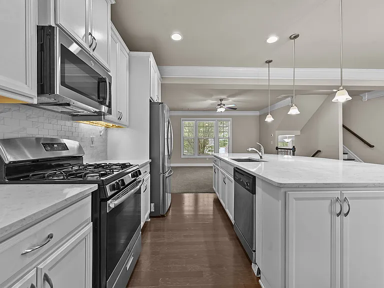 2489 Village Park Bnd — Photo 12