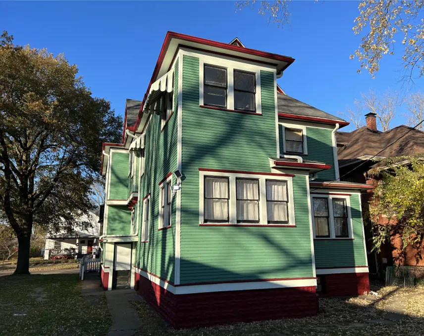 545 West William Upstairs Rear — Photo 2