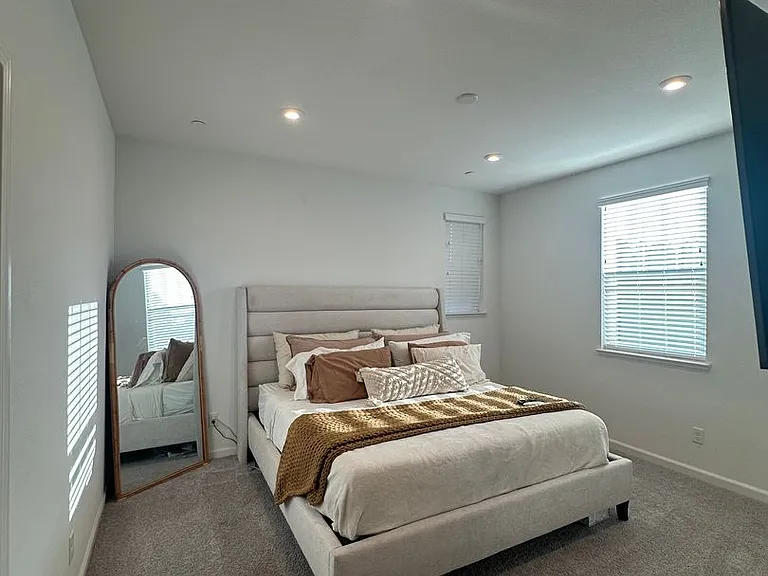 1316 Ironside Pl — Photo 3
