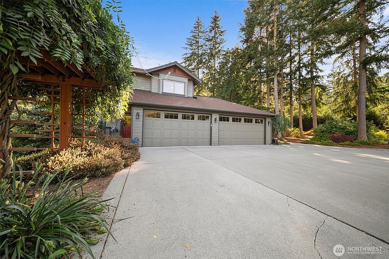4th image of 1777 Forest Hill Road