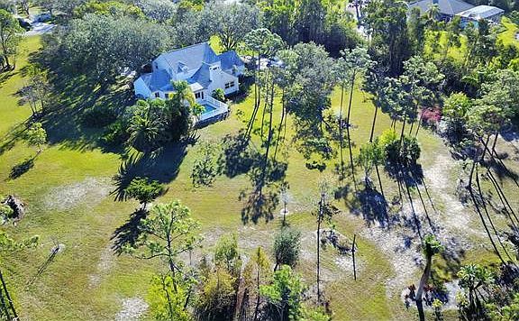 5th image of 15150 Sweetwater Ct