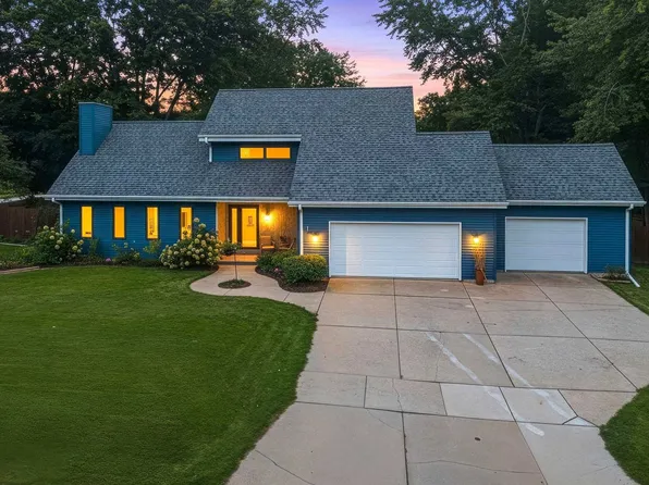 3003 Open Gate Trl, Green Bay, WI 54313