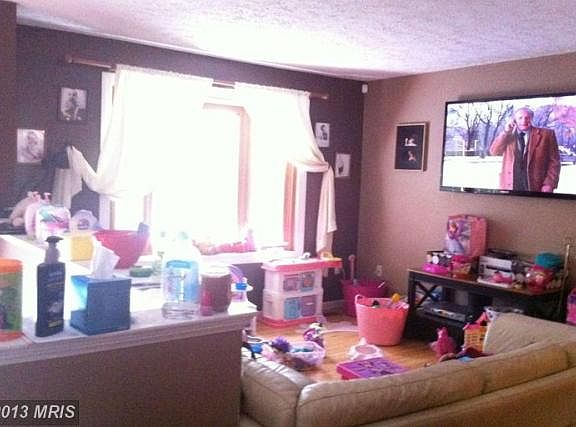 3rd image of 1509 Lochaber Ct
