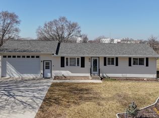 75 Westview Dr, Milford, IA 51351