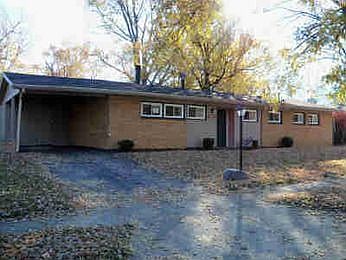 2nd image of 460 Pardee Pl