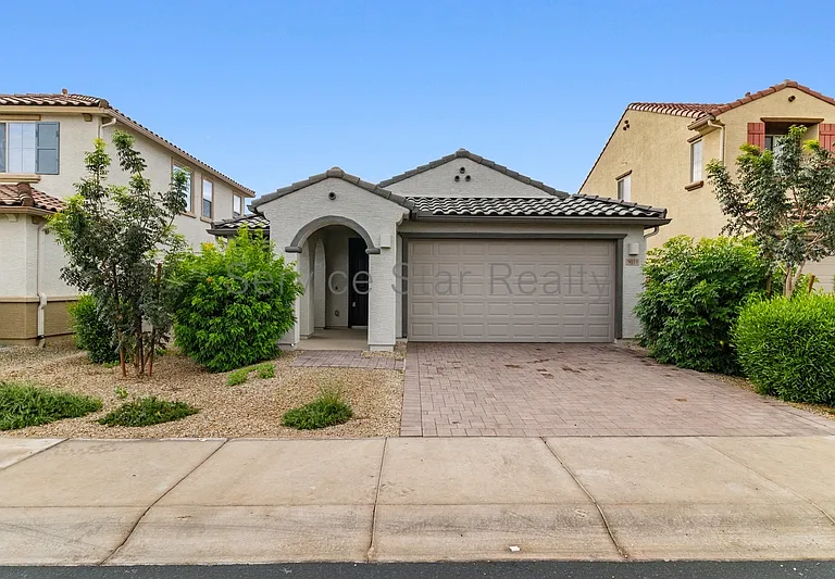 9031 W San Juan Ave — Photo 1