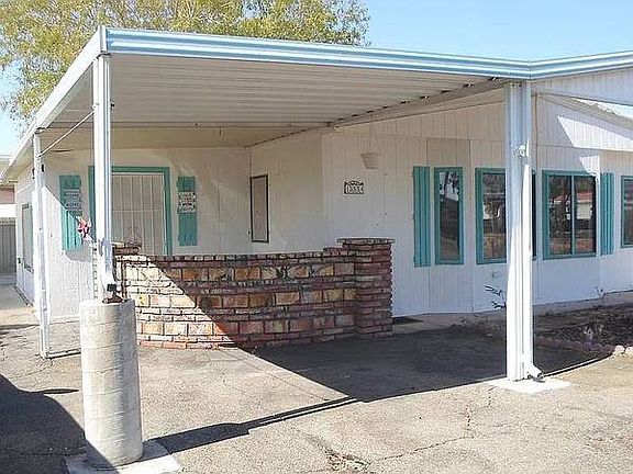FRONT DOOR COVERED ENCLOSED PATIO LEFT SIDE AVAILABLE DUPLEX.