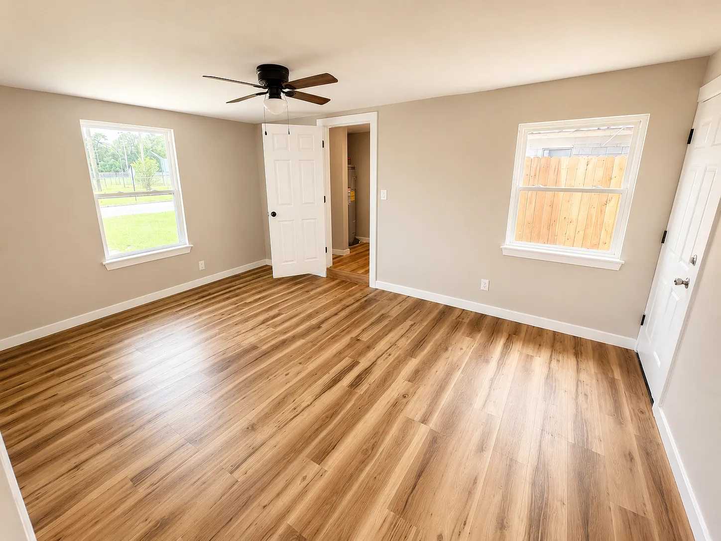 3 bed, 1.5 bath, 1176 sqft, $1,900 — Photo 3