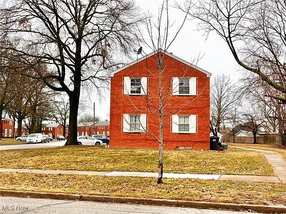 2nd image of 521 Kenwood Dr #J5