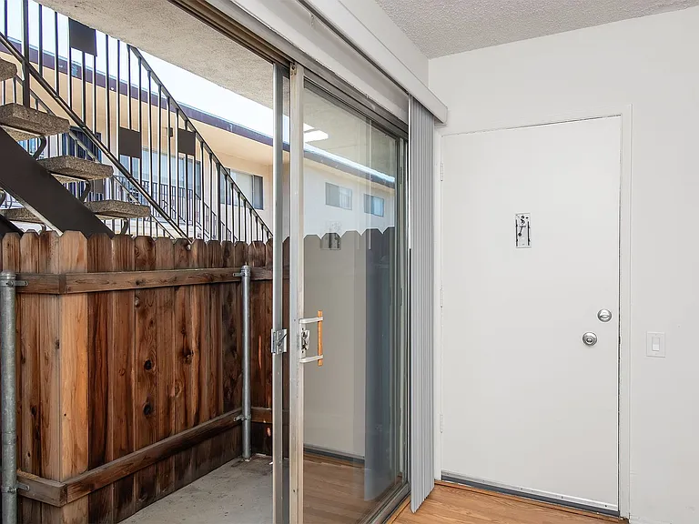 132 N Sinclair Ave — Photo 7