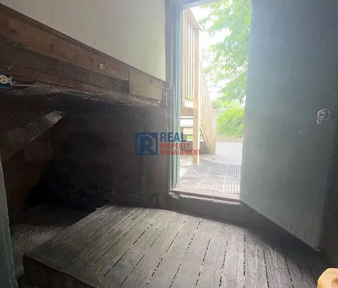 4396 Springfield St — Photo 24