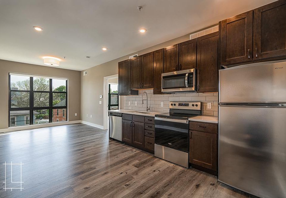 1st image of 200 E 1st Ave Suite 213