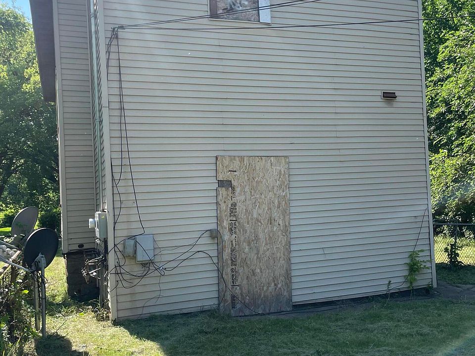 2nd image of 645 Maryland St