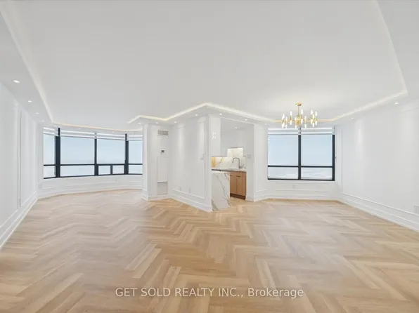 7440 Bathurst St #903, Vaughan, ON L4J 7K8