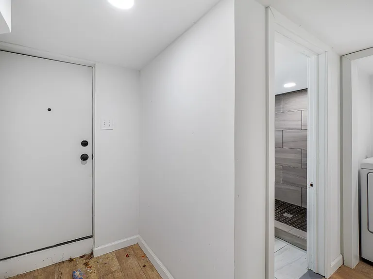 1721 L St NE — Photo 24