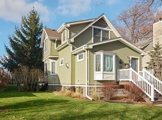 106 S Elm St, Mount Prospect, IL 60056