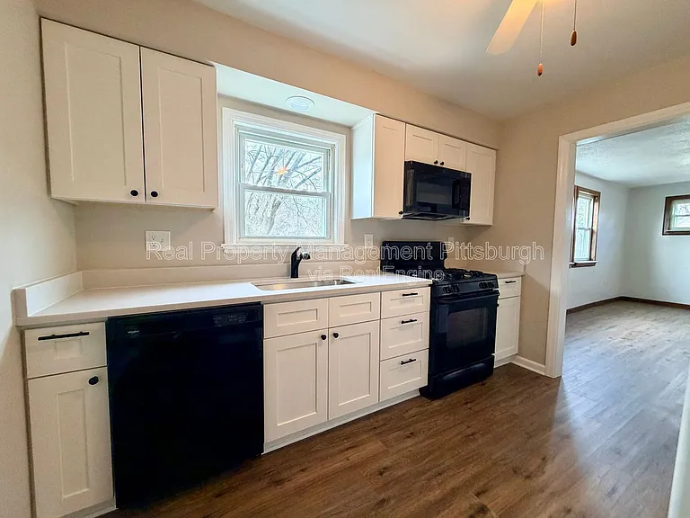 400 Patterson Rd — Photo 5