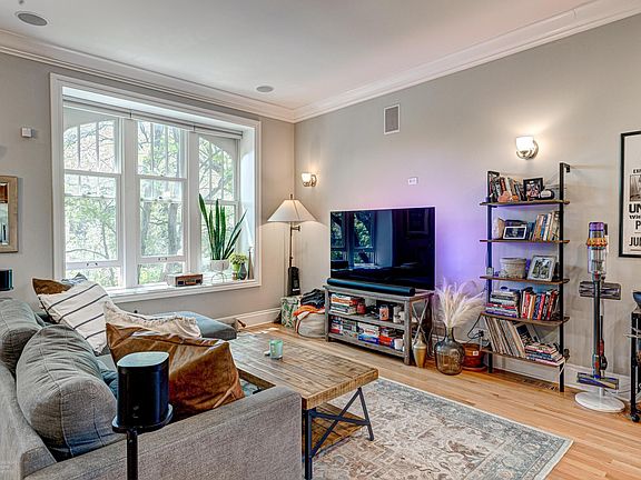 3rd image of 2116 W Potomac Ave #2