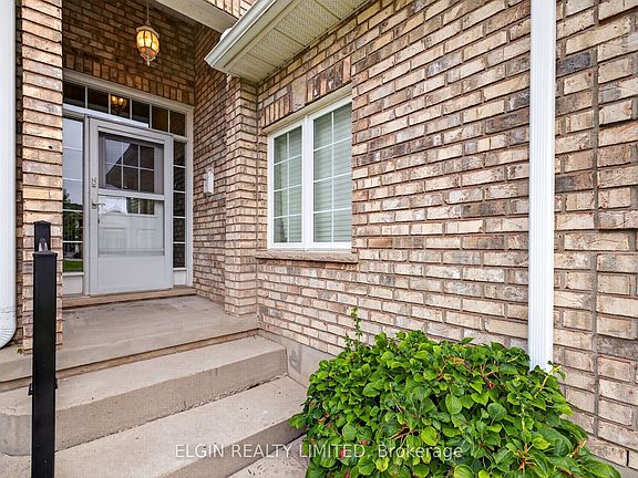 4th image of 17 Steeplechase Ct