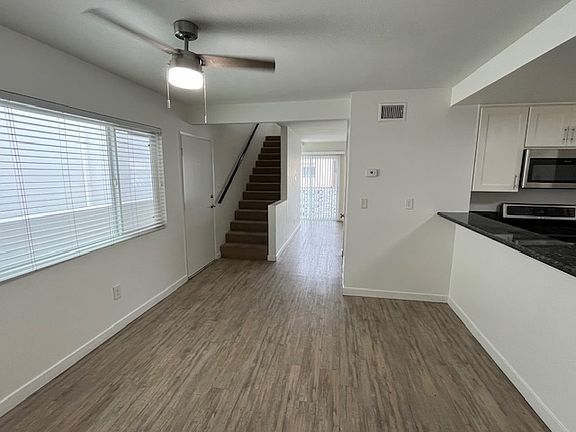 2nd image of 724 Manhattan Beach Blvd