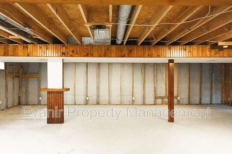 113 Brittany Ln — Photo 32