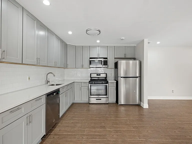 227 Franklin Ave #2 — Photo 9