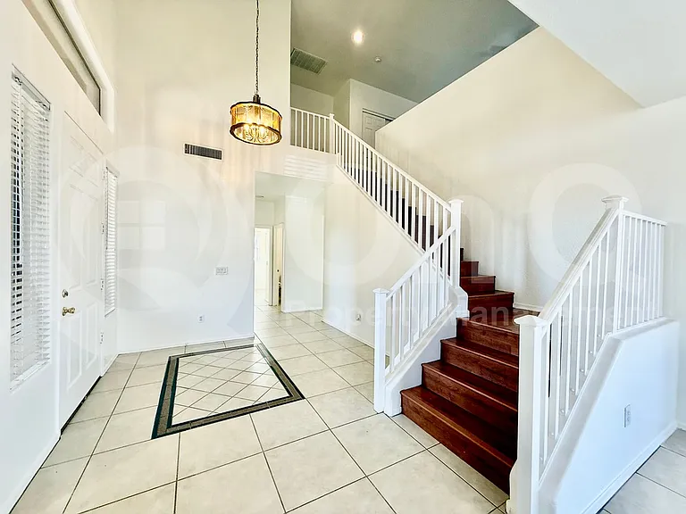 9940 E Medina Ave — Photo 8