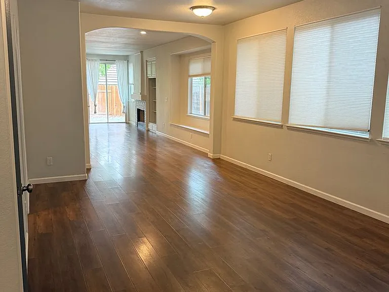 108 Robinson Ct — Photo 7
