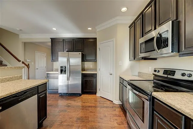 805 Concord Crossing Ln — Photo 15