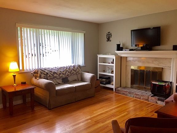 2nd image of 711 Saint Matthews Cir