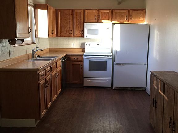 Kitchen (new fridge coming)