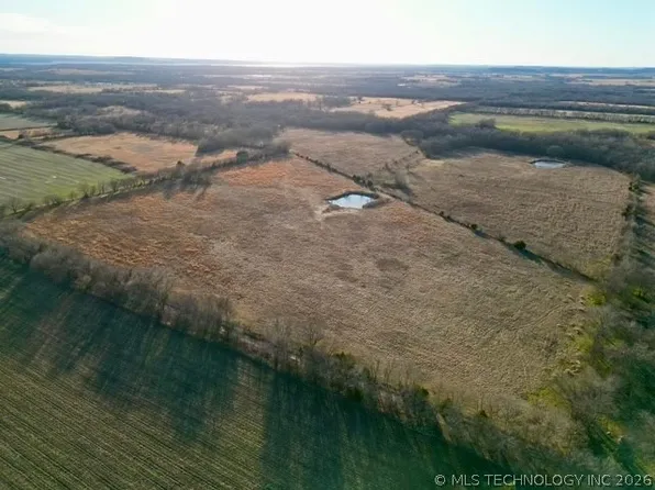 100 S 1010th Rd, Council Hill, OK 74428