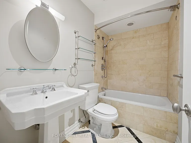 52 Shaftesbury Ave — Photo 21