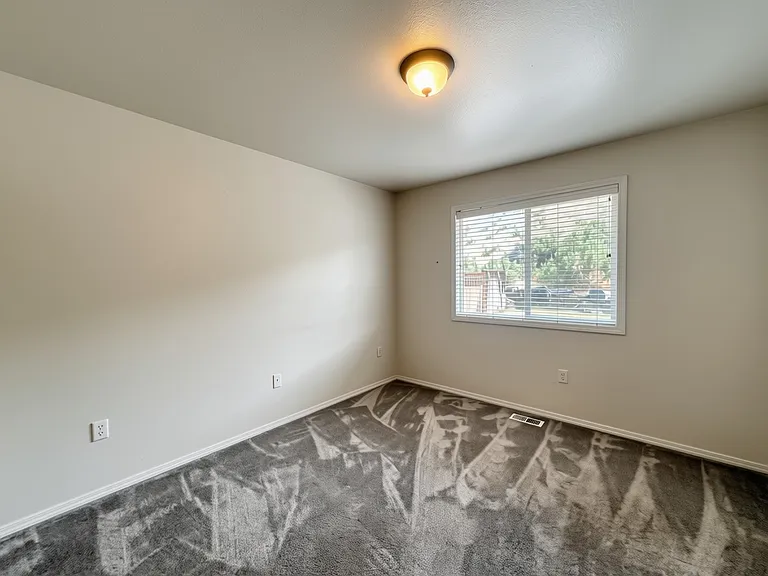 4759 E Tanoak Dr — Photo 24