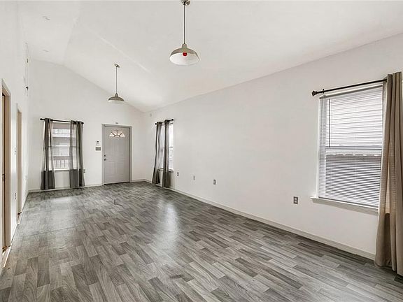 2nd image of 2417 S Derbigny St