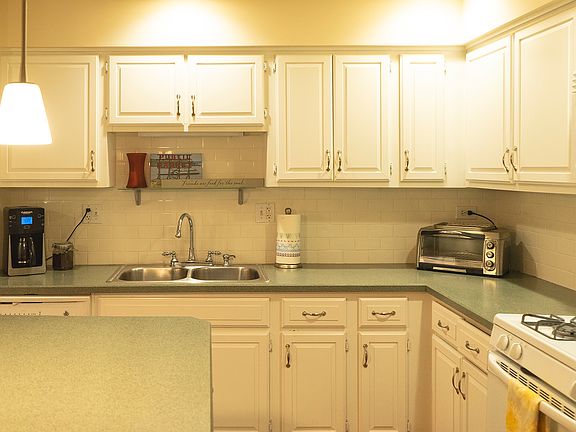 4th image of 124 W Wimbolton Dr