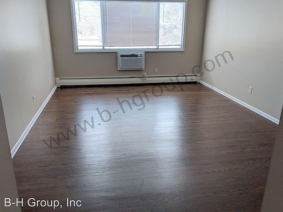 3rd image of 5215 58th Ave APT 15