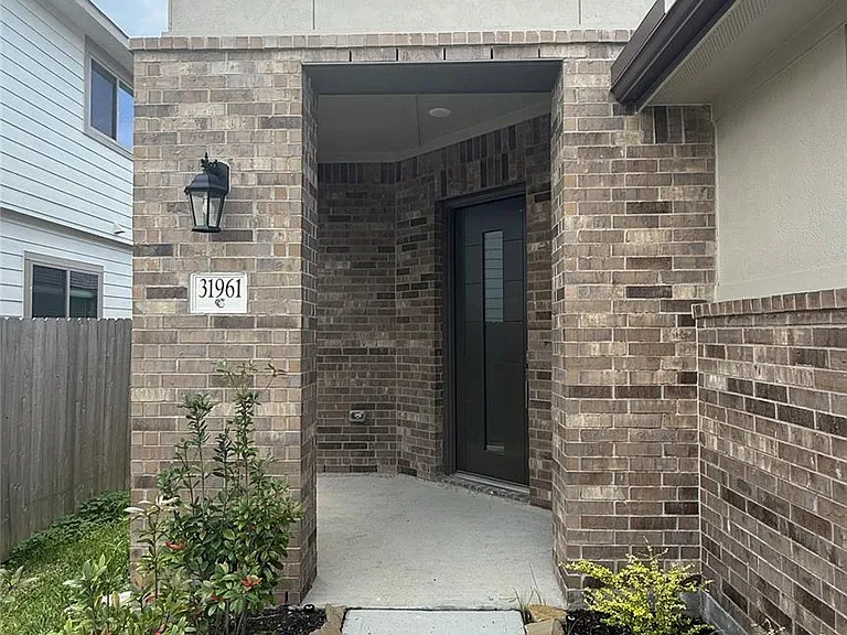 31961 Retama Ranch Ln — Photo 4