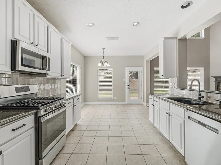 3007 Eagle Lake Dr — Photo 11