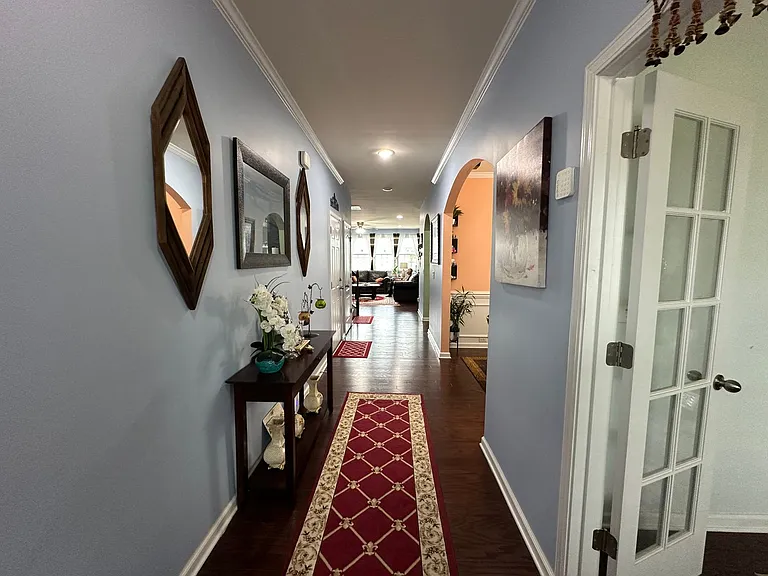 137 Sequoia St — Photo 2
