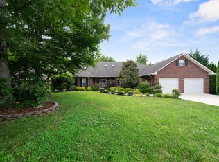 8727 Cherokee Trl, Crossville, TN 38572