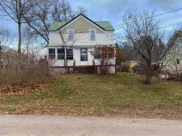 17 Charles St, Franklin, NH 03235