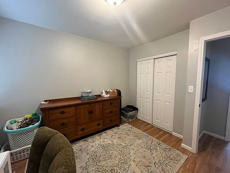 2705 N Oakland Ave — Photo 8
