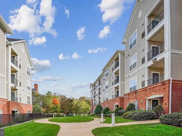 4852 Eisenhower Ave Unit 438, Alexandria, VA 22304