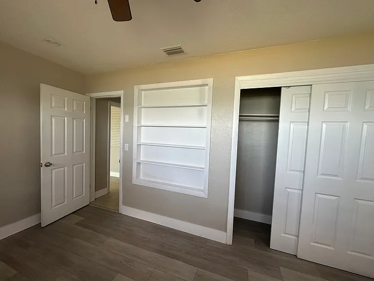7112 S Shore Dr S — Photo 23