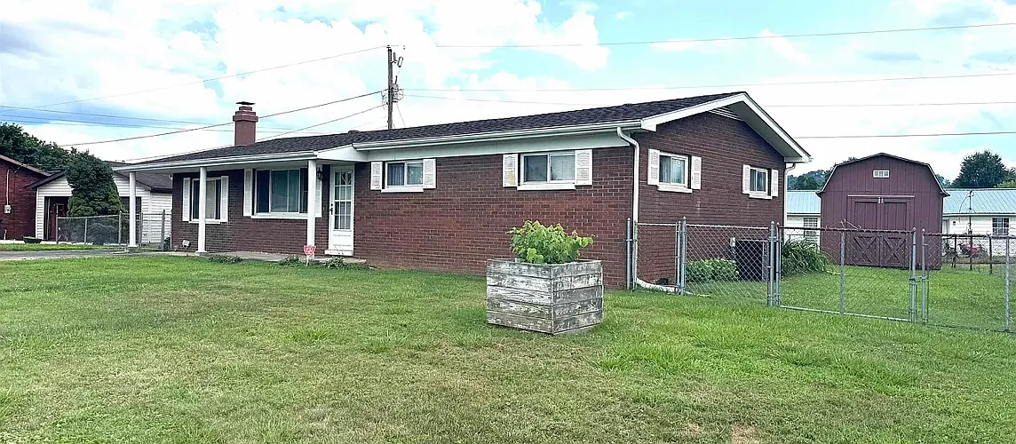 3 bed, 1224 sqft, $1,300 — Photo 3