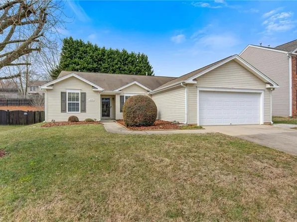 6048 Parkside Cir, Winston Salem, NC 27107