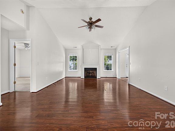 2nd image of 123 Lanceford Cir