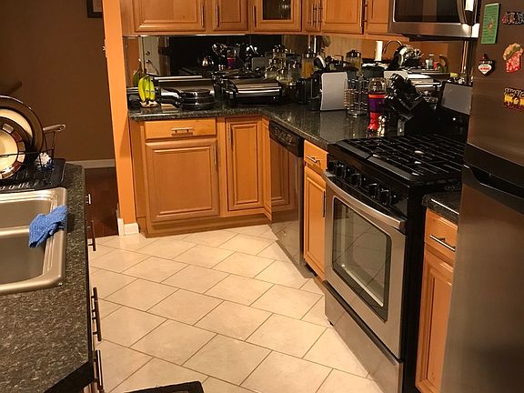 4th image of 1118 Stewart Ave