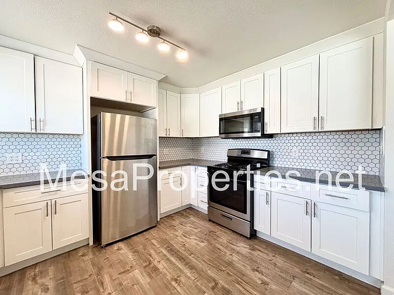 820 Caliente Dr — Photo 7